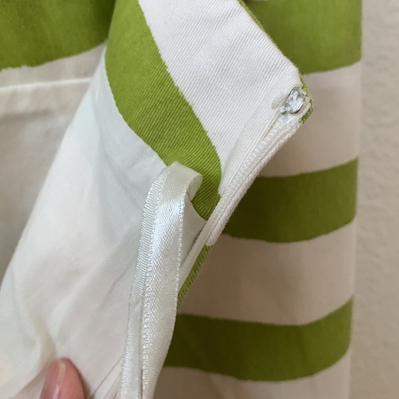 Boden white and green stripe A-line skirt with floral appliqué 4R - Picture 7 of 8